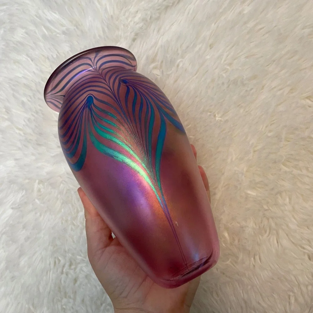 Robert Eickholt‎ Signed 1994 Iridescent MCM Pulled Feather Pink Art Glass Vase
